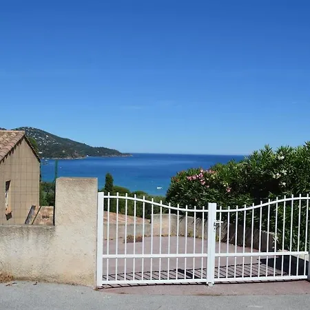 Maison De Vacances Pour 6 Pres De La Plage Holiday home Le Lavandou